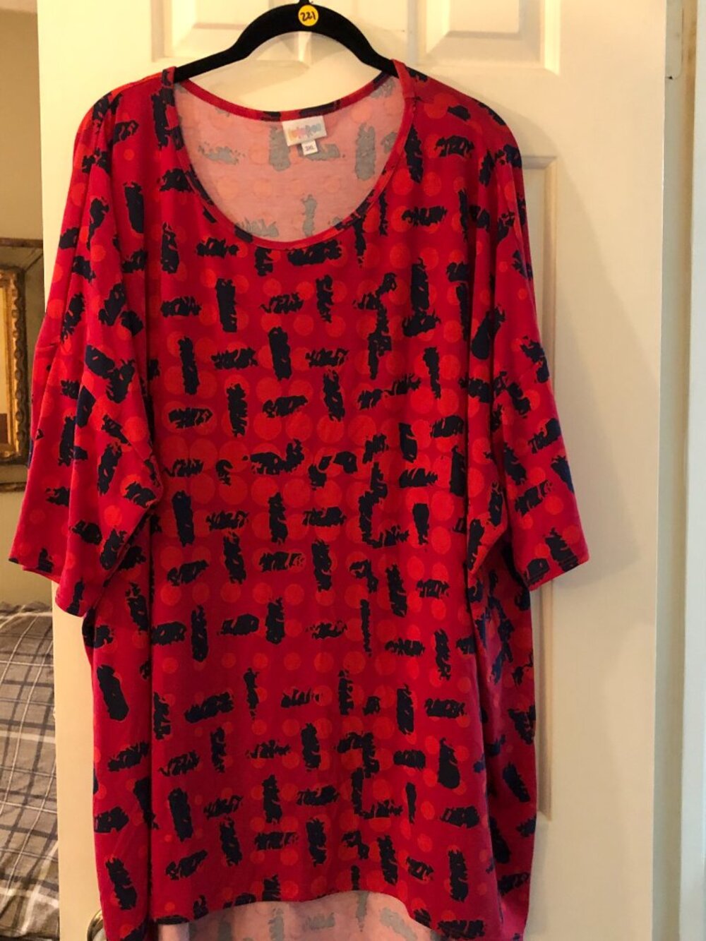 221 RED AND BLACK IRMA TUNIC 3X LULAROE